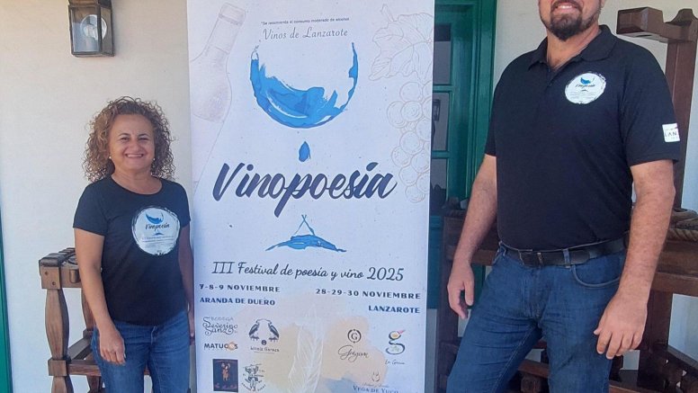 Nereida Pérez, secretaria del Consejo Regulador e Ignacio Romero, co-director del festival Vinopoesía