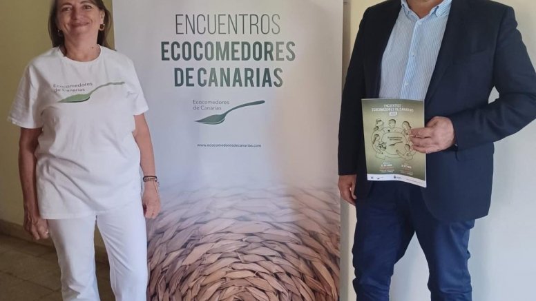 La coordinadora del proyecto Margarita Hernández y Luis Arráez promocionando Ecocomedores. Alimentos.