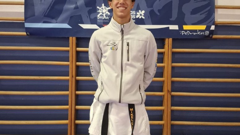 Mikel González 