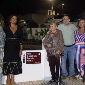 Inauguración de la plaza en honor a José Luis Aparicio Morales 