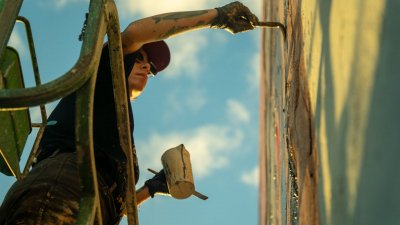 Desidia y Ars Magna dedican un taller de murales a la Asociación Tinguafaya