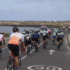 Imagen de archivo de la I Vuelta Ciclista a Lanzarote (Fotos: La Voz)