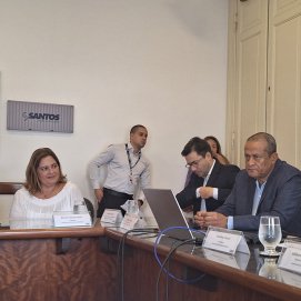 Reunión de Beatriz Calzada con representantes del Puerto de Santos, en Brasil. Puertos.