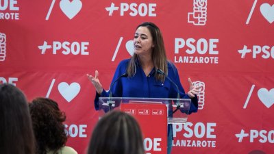 El PSOE homenajea a las víctimas de violencia machista en Lanzarote. 