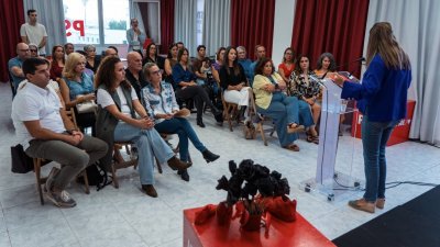 El PSOE homenajea a las víctimas de violencia machista en Lanzarote. 