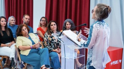 El PSOE homenajea a las víctimas de violencia machista en Lanzarote. 