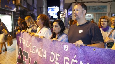 Manifestación contra la violencia machista por el 25N en Lanzarote. Fotos: Juan Mateos.