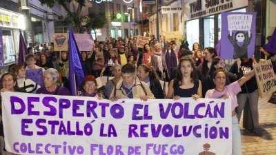 Manifestación contra la violencia machista por el 25N en Lanzarote. Fotos: Juan Mateos.