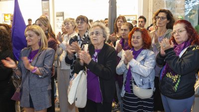 Manifestación contra la violencia machista por el 25N en Lanzarote. Fotos: Juan Mateos.