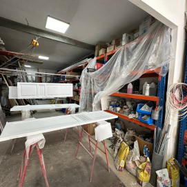 Garaje utilizado como taller de pintura