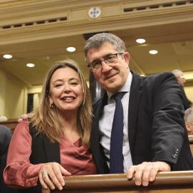 Dolores Corujo  junto a Patxi López