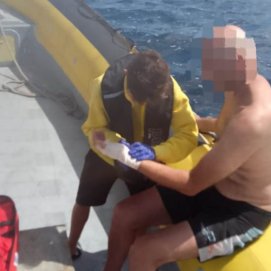 Rescatan a un hombre que se estaba ahogando en la zona de Los Charcones