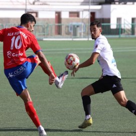 A la UD Lanzarote se le escapa la victoria en los minutos finales (2-1)