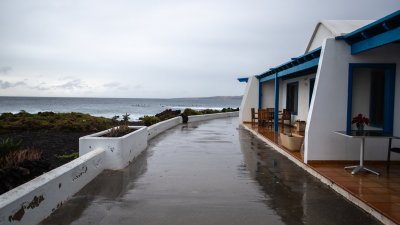 Lluvia y oleaje en Punta Mujeres. Foto: Andrea Domínguez.