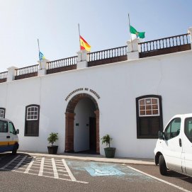 Fachada del Ayuntamiento de Teguise.