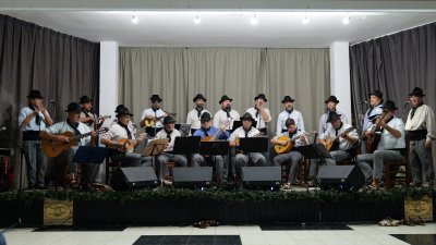Los Campesinos en la Democracia en Navidad, 2025