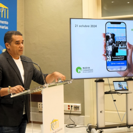 Yoné Caraballo durante la presentación