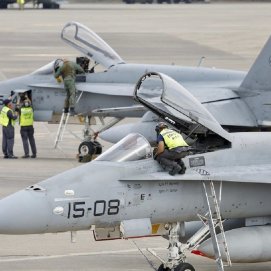 Un caza, un avión de combate del Ejército del Aire en la operación Sirio 24 en Canarias