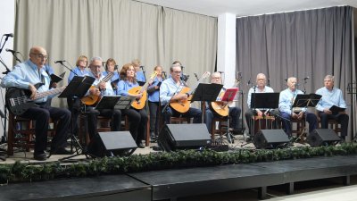 Concierto de Navidad en la Sociedad Democracia.