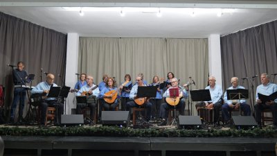 Concierto de Navidad en la Sociedad Democracia.