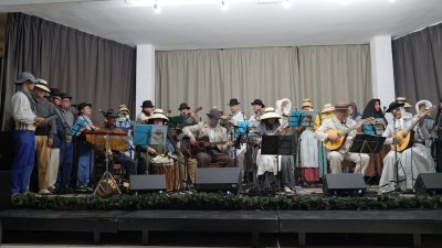 Concierto de Navidad en la Sociedad Democracia.