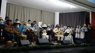 Concierto de Navidad en la Sociedad Democracia.