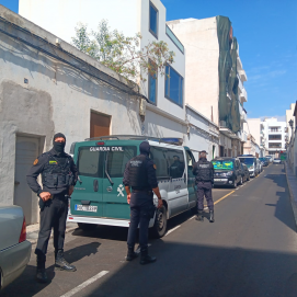 Agentes de la Guardia Civil durante la operación. Foto: La Voz
