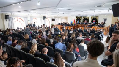El salón de plenos estaba lleno para la celebración del Día de la Policia Local de Arrecife