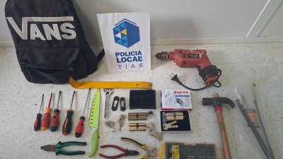 Herramientas requisadas que tenía uno de los detenidos en su mochila