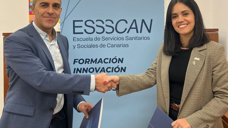 Firma del convenio entre la ESSSCAN y el Colegio Profesional de Terapeutas Ocupacionales de Canarias