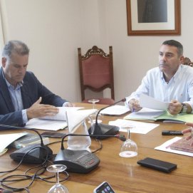Domingo Cejas y Oswaldo Betancort durante la asamblea del Consorcio del agua