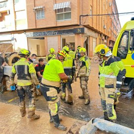 Emerlan acude a ayudar a los afectados tras el paso de la DANA en Valencia. 