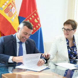 Firma del convenio entre el Cabildo de Lanzarote y el Gobierno de Canarias.