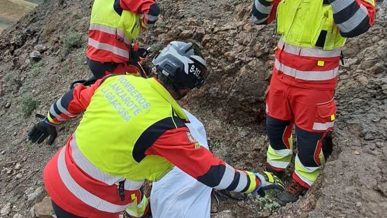 Fallece un parapentista tras caer en el Risco de Famara