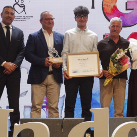 Entrega del premio al Colegio Arenas Internacional
