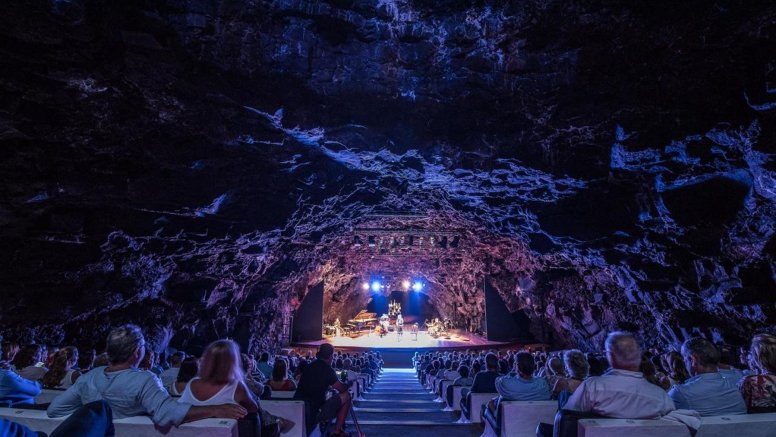 El Auditorio de Jameos de Agua, Lanzarote. Centros Turísticos.