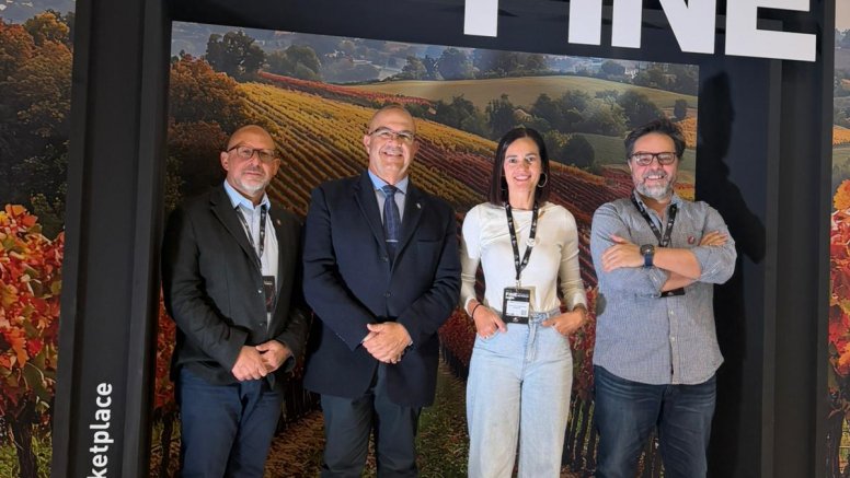 Miembros del ICAA y del Clúster en la feria de Valladolid sobre Enoturismo 2026