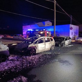 Cuatro coches quemados en Argana Alta