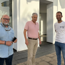 El equipo de gobierno frente al Ayuntamiento de Tías