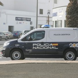Vehículo de la Policía Nacional. Foto: Juan Mateos.
