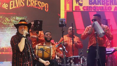 Elvis Crespo durante su concierto en Playa Blanca