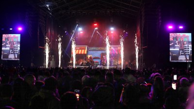 Elvis Crespo durante su concierto en Playa Blanca