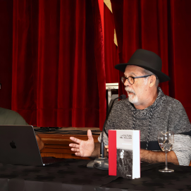 Pepe el uruguayo durante la presentación de su libro en Yaiza