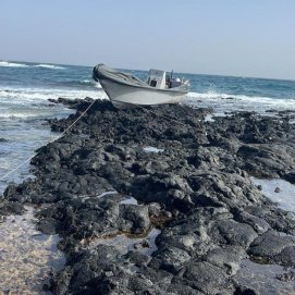 Embarcación a la deriva cerca de Punta Mujeres