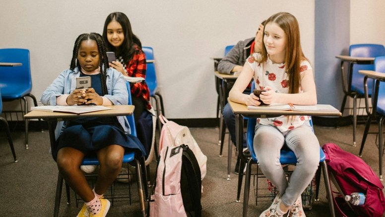 Niños en una clase. Foto: Pexels