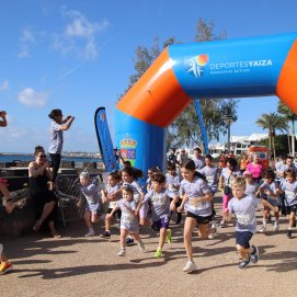 Participantes de la Carrera Solidaria de Yaiza.