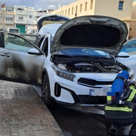Incendio de vehículo en Arrecife