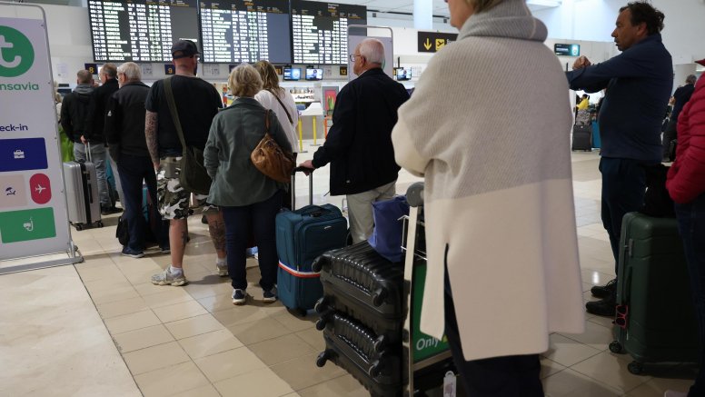 Pasajeros en el aeropuerto de Lanzarote