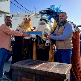 Los Reyes Magos recorren los barrios de Arrecife