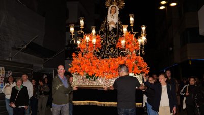 La Iglesia de San Ginés acoge la celebración litúrgica del Viernes Santo